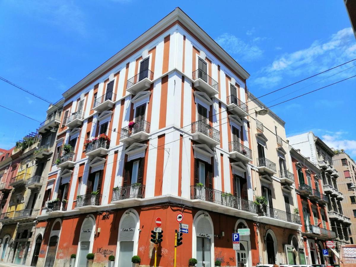 Bari 102, Bari